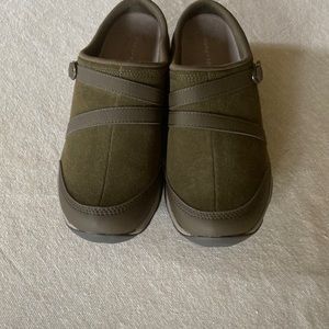 Woman’s easy spirit never worn